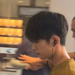 鸡巴干死小骚货视频
